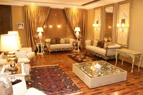 Hotel Shelton Rezidor Swat