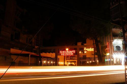 Hotel Shelton Rezidor Swat