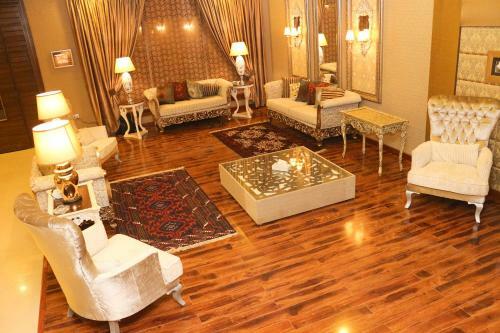Hotel Shelton Rezidor Swat