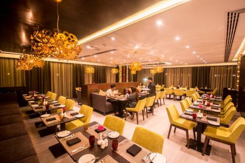 Carnelian By Glory Bower Hotels