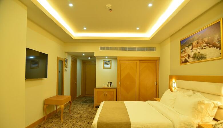 Muscat Plaza Hotel