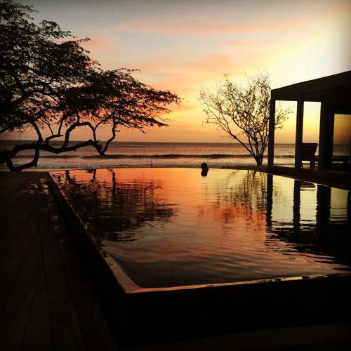 99 Surf Lodge