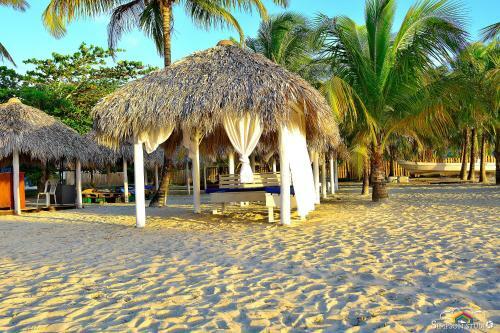 Arenas Beach Hotel