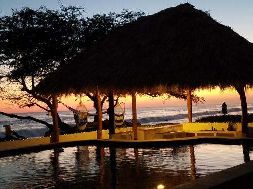 Hotel Waves And Dreams