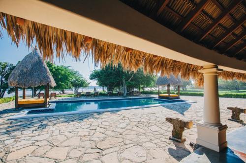 Hotel Punta Teonoste