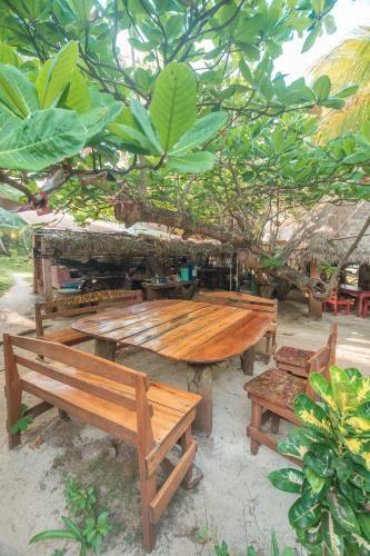Caba�as En Ensue�os. Right By The Beach!