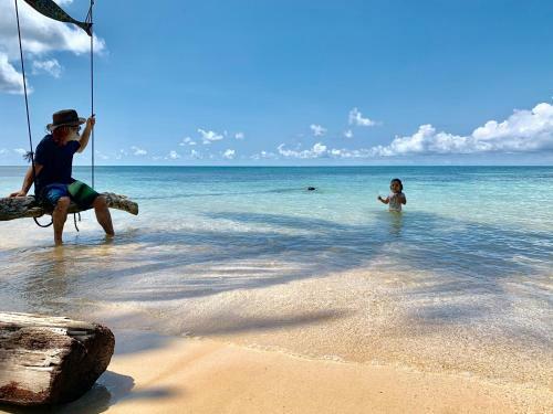 Caba�as En Ensue�os. Right By The Beach!