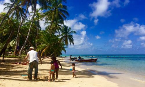 Caba�as En Ensue�os. Right By The Beach!