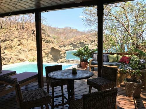 Shankton Harbor - Luxury Private Beach House