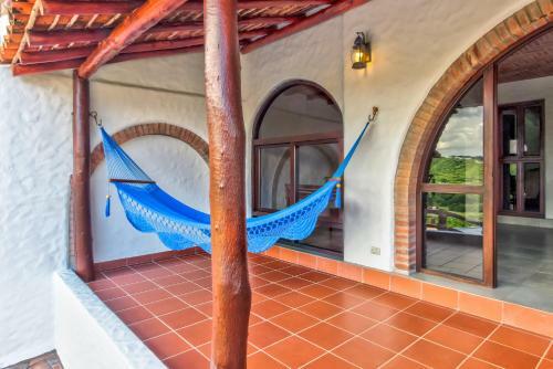 Pelican Eyes: Villa Coral II