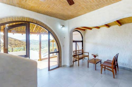 Pelican Eyes: Villa Coral II