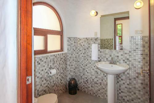 Pelican Eyes: Villa Coral II