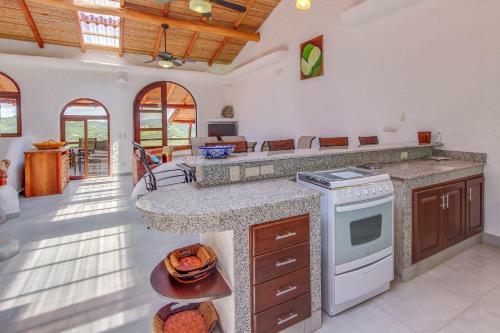 Pelican Eyes: Villa Coral II