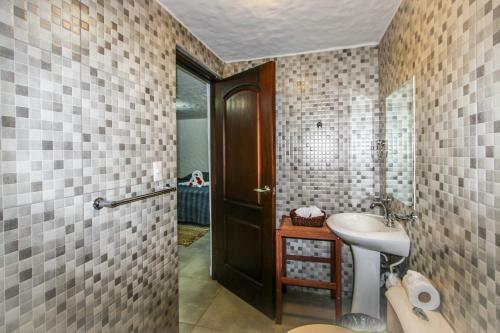 Pelican Eyes: Villa Coral II