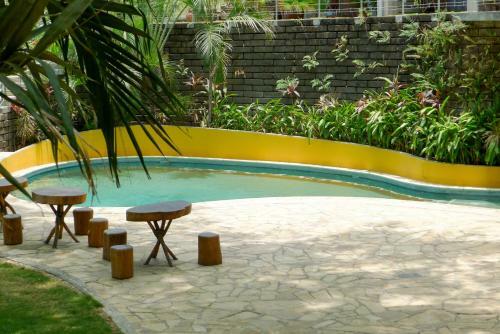 Apartamento Beautiful Studio Suite With Pool - Short Walk To Beach