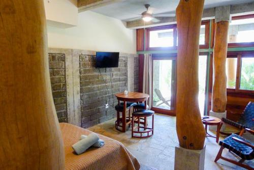 Apartamento Beautiful Studio Suite With Pool - Short Walk To Beach