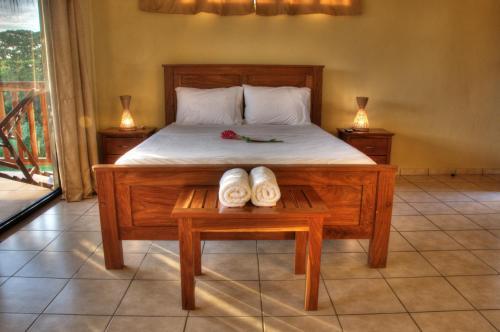 Las Palmeras Beach Hotel