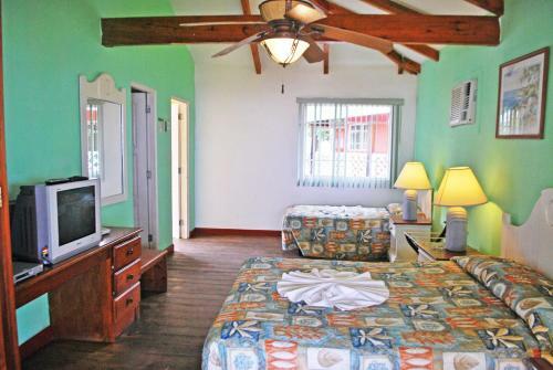 Hotel Vistamar Beachfront Resort & Conference Center