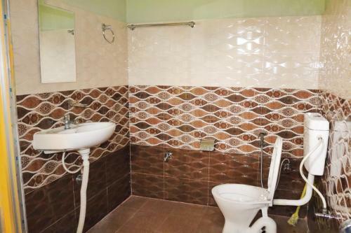 Hotel Bardia Kingfisher Resort