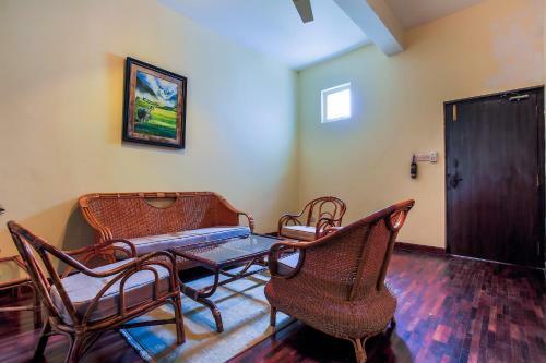 Central Palm Hotel