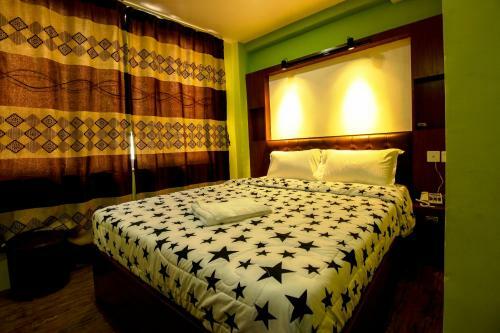Hotel Everest Holiday Inn