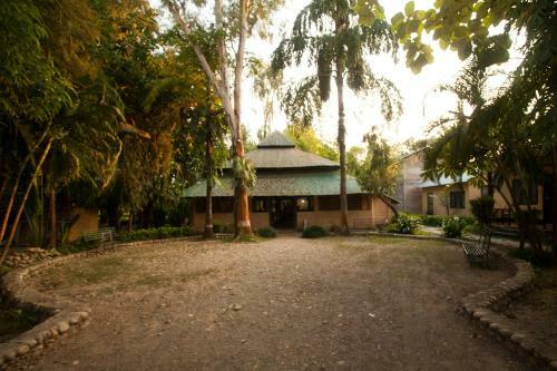 Hotel Samarth Bardia Adventure Resort