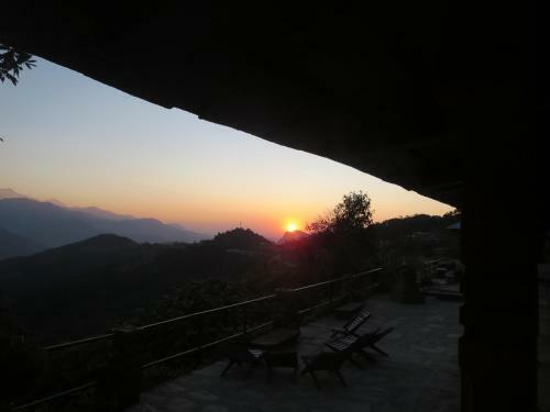 Hotel Dhampus Holiday Home