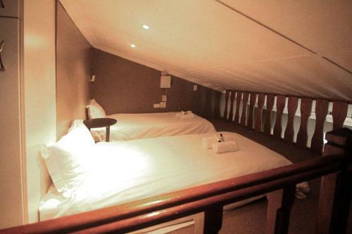 Hostal 1932 House Bed And Breakfast
