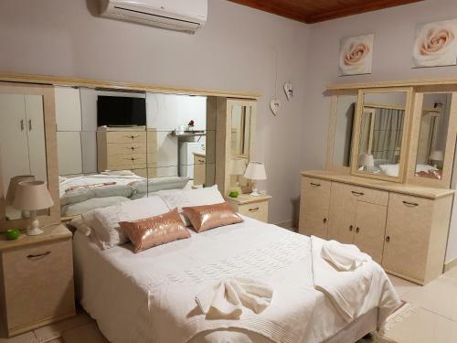 Hostal Ry Courtyard