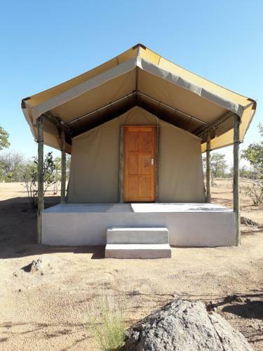 Blue Bushman Luxury Tented Lodge & Camping