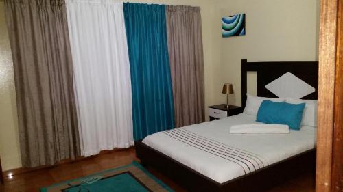 Hostal Dolphin Guest House