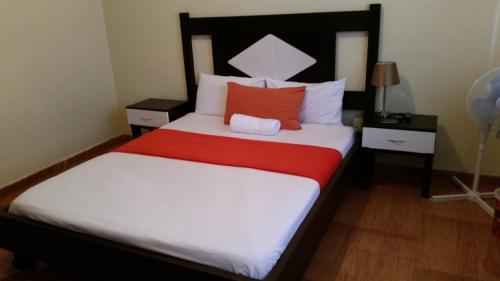 Hostal Dolphin Guest House