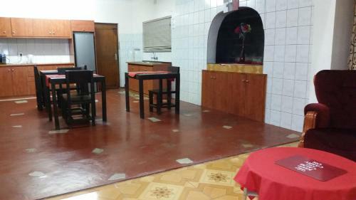 Hostal Dolphin Guest House