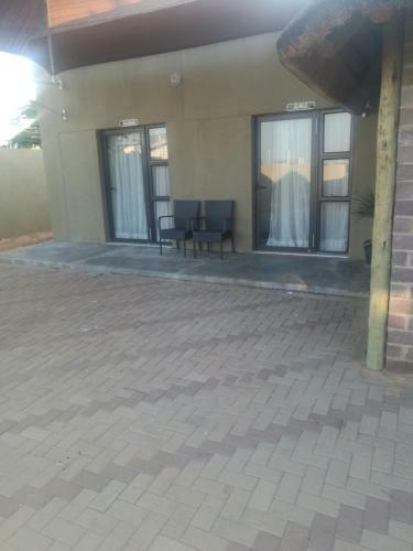 Hostal Mo-nize Villa Guesthouse
