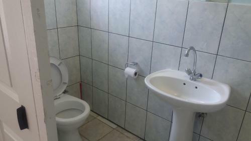 Hostal Grandmike Guesthouse