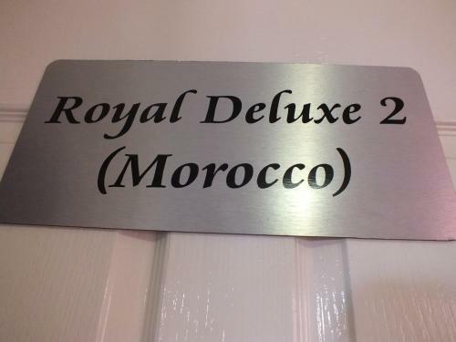 Hostal Royal Castle Guest House