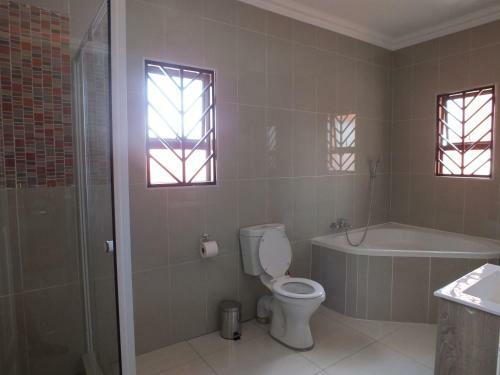 Hostal Royal Castle Guest House