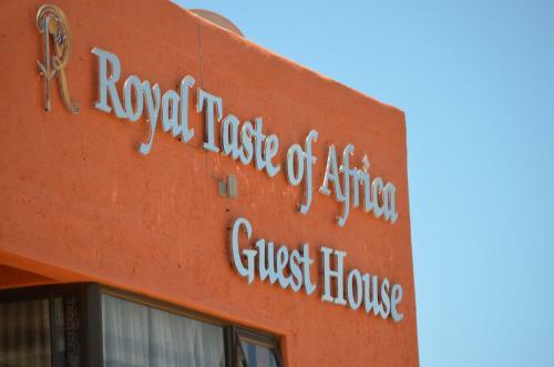 Hostal Royal Castle Guest House