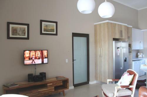 Modern Apartment - Riverlet 12