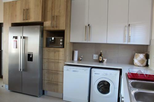 Modern Apartment - Riverlet 12