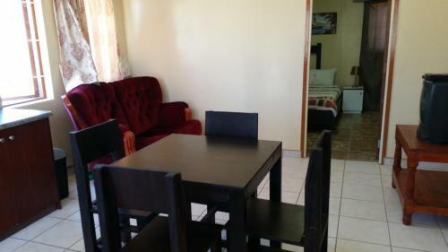 Hostal Dolphin Guest House