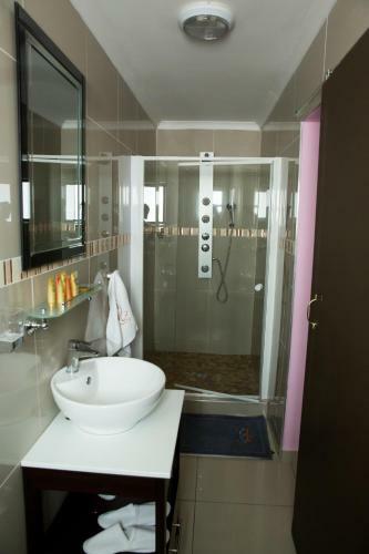 Hostal A-z Boutique Guesthouse