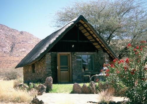 Etusis Lodge