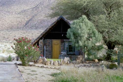 Etusis Lodge