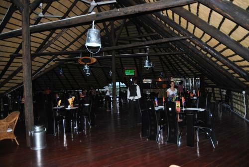 Oshandira Lodge