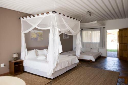 Hostal Dornhuegel Guest Farm