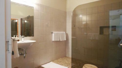 Hostal Dornhuegel Guest Farm