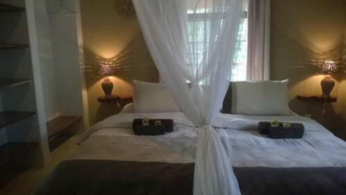 Mobola Lodge