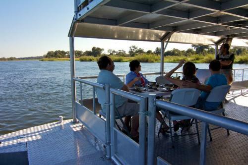 Ndhovu Safari Lodge