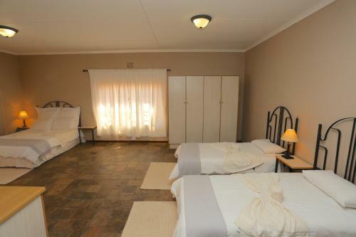 Stoney's Country Hotel